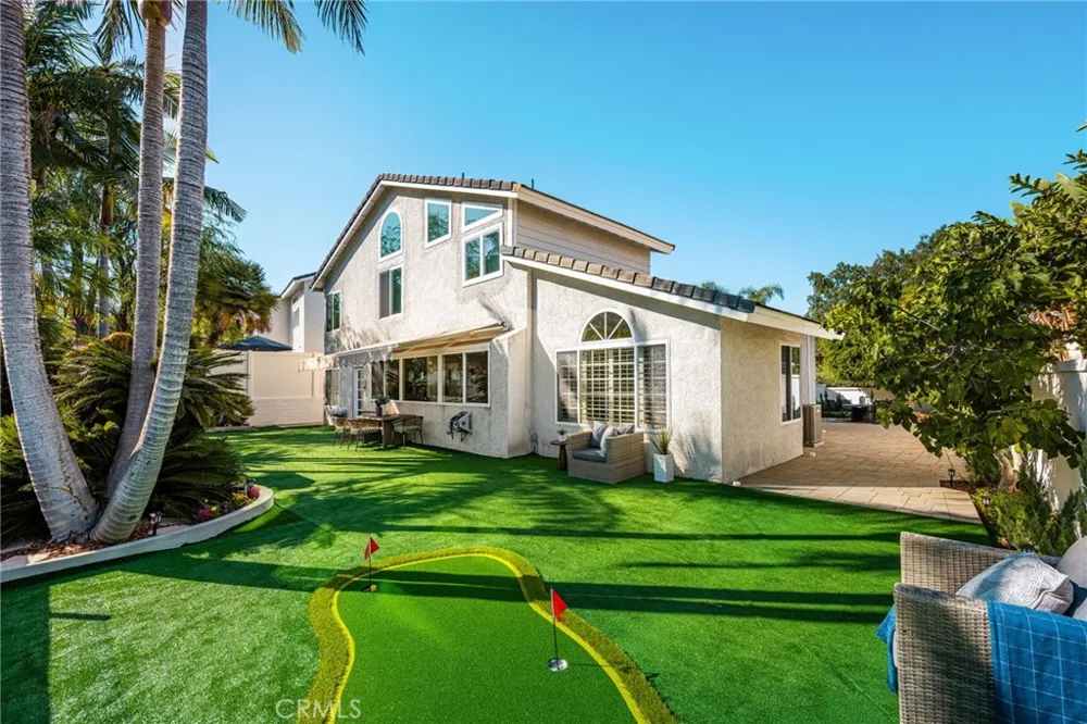 26822 Sommerset Lake Forest, CA 92630