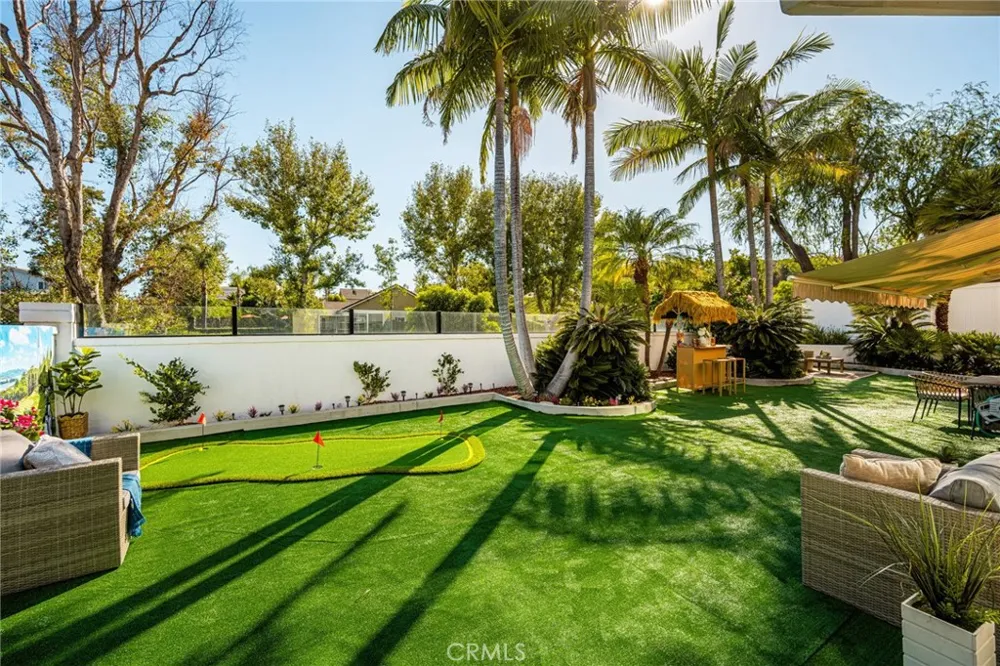 26822 Sommerset Lake Forest, CA 92630