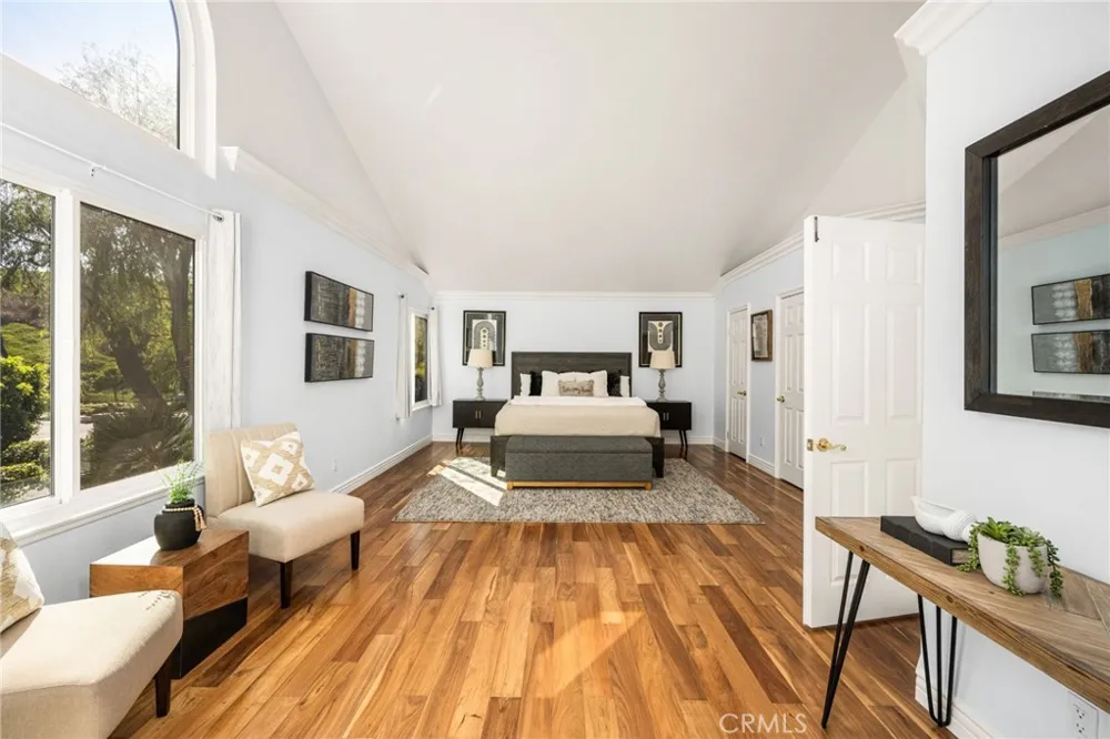 26822 Sommerset Lake Forest, CA 92630