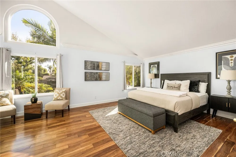 26822 Sommerset Lake Forest, CA 92630