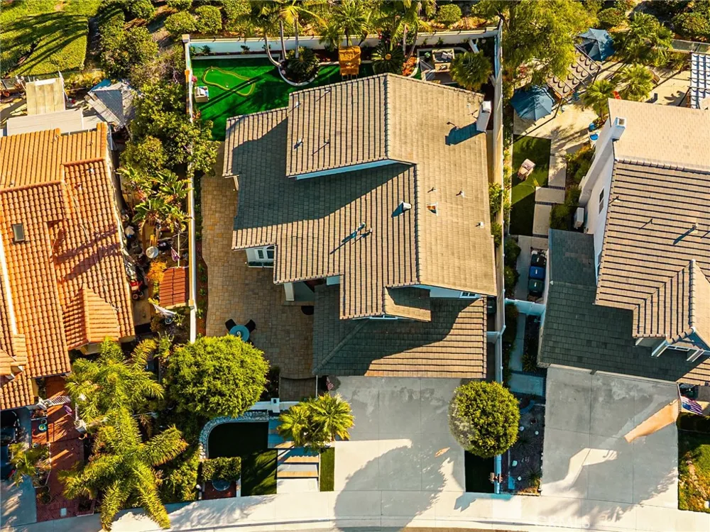 26822 Sommerset Lake Forest, CA 92630