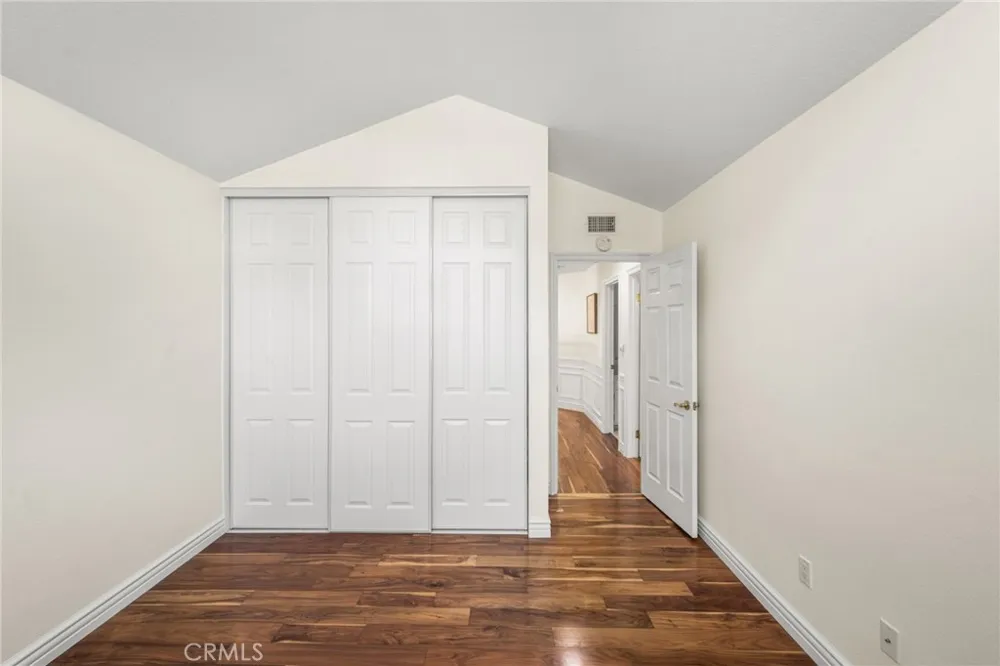 26822 Sommerset Lake Forest, CA 92630