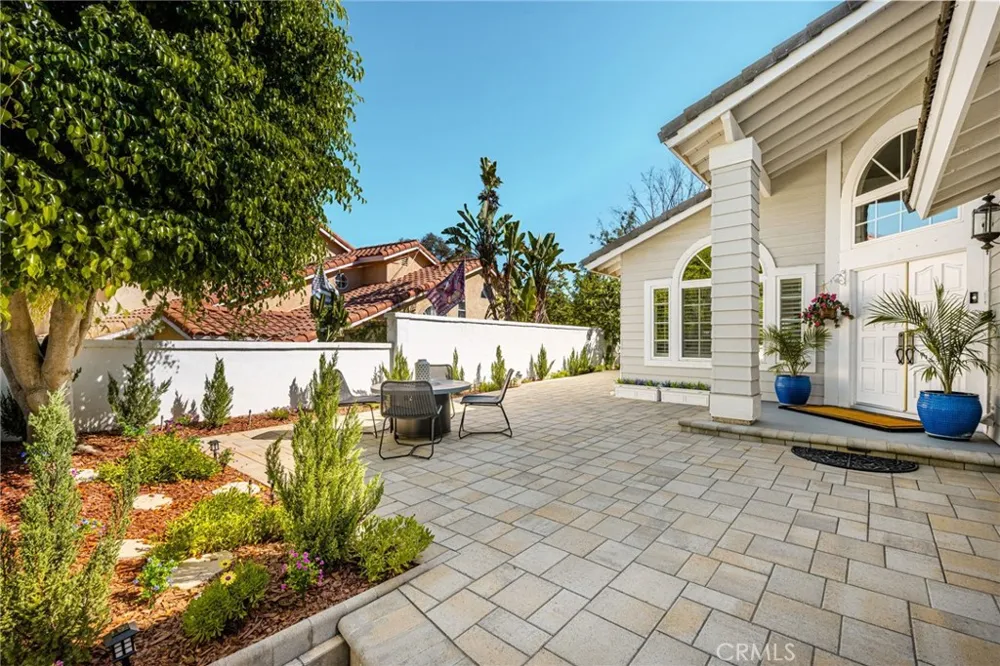 26822 Sommerset Lake Forest, CA 92630