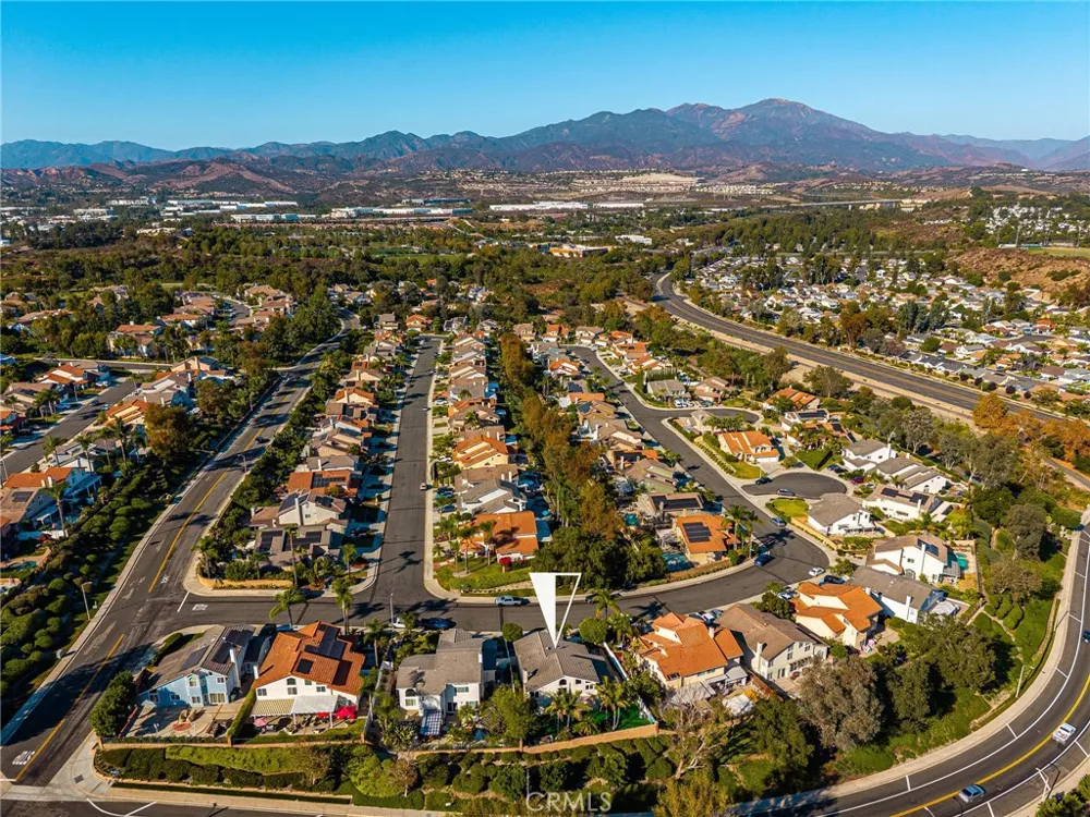26822 Sommerset Lake Forest, CA 92630