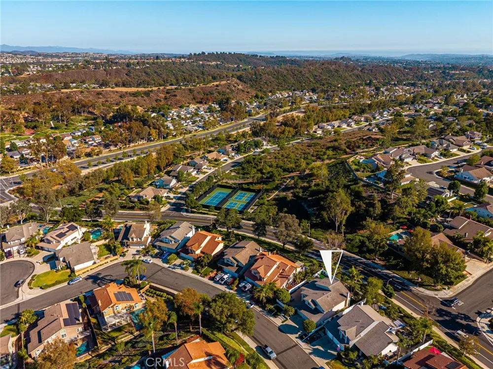 26822 Sommerset Lake Forest, CA 92630