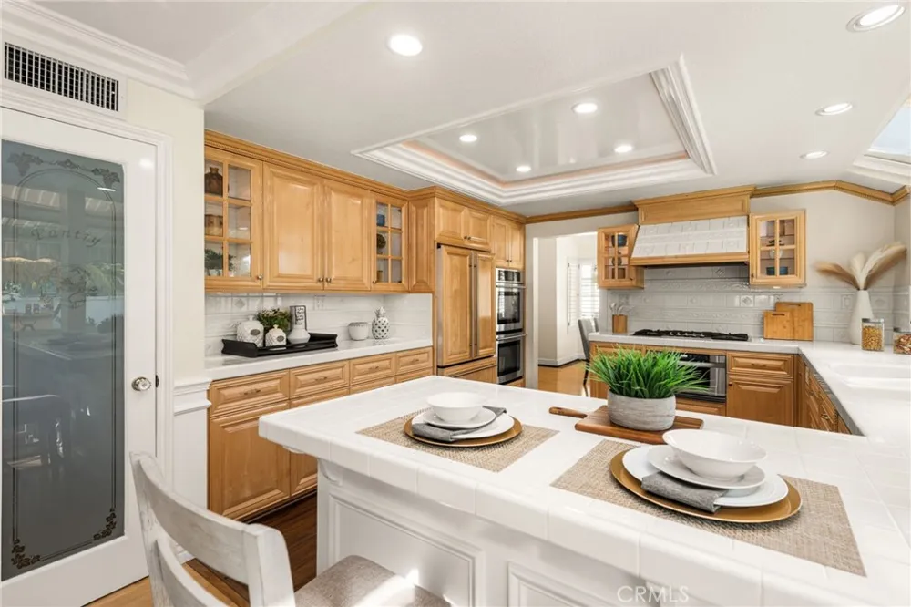 26822 Sommerset Lake Forest, CA 92630