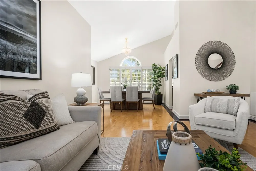 26822 Sommerset Lake Forest, CA 92630
