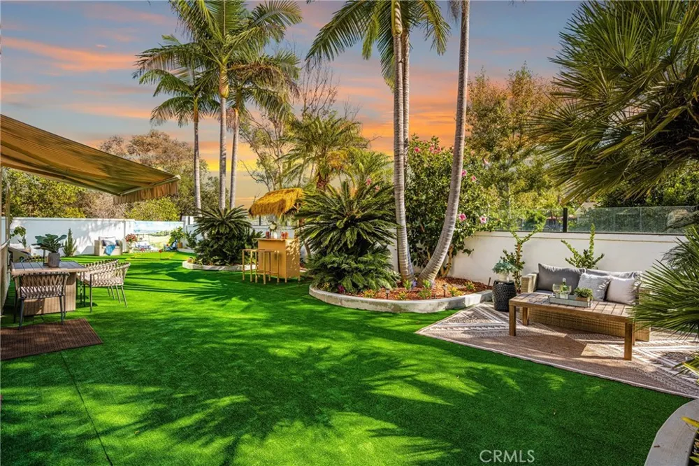 26822 Sommerset Lake Forest, CA 92630
