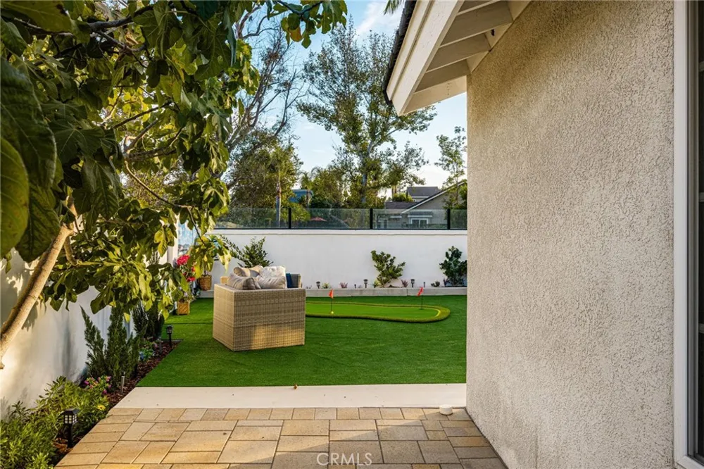 26822 Sommerset Lake Forest, CA 92630