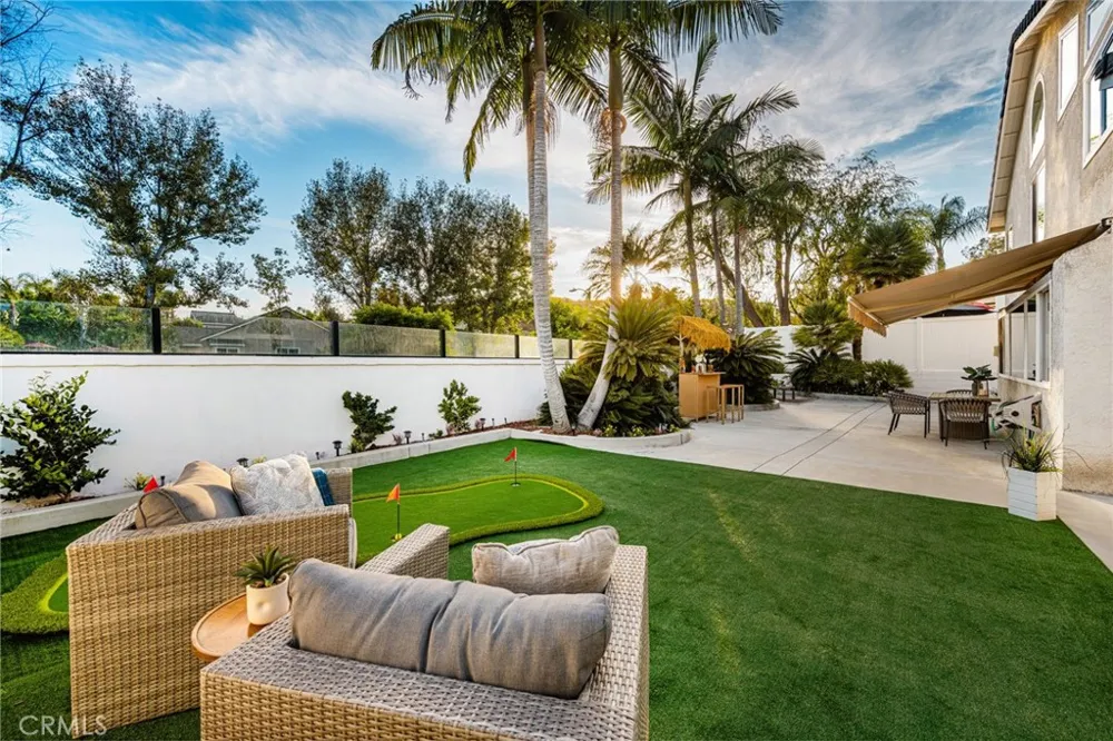 26822 Sommerset Lake Forest, CA 92630