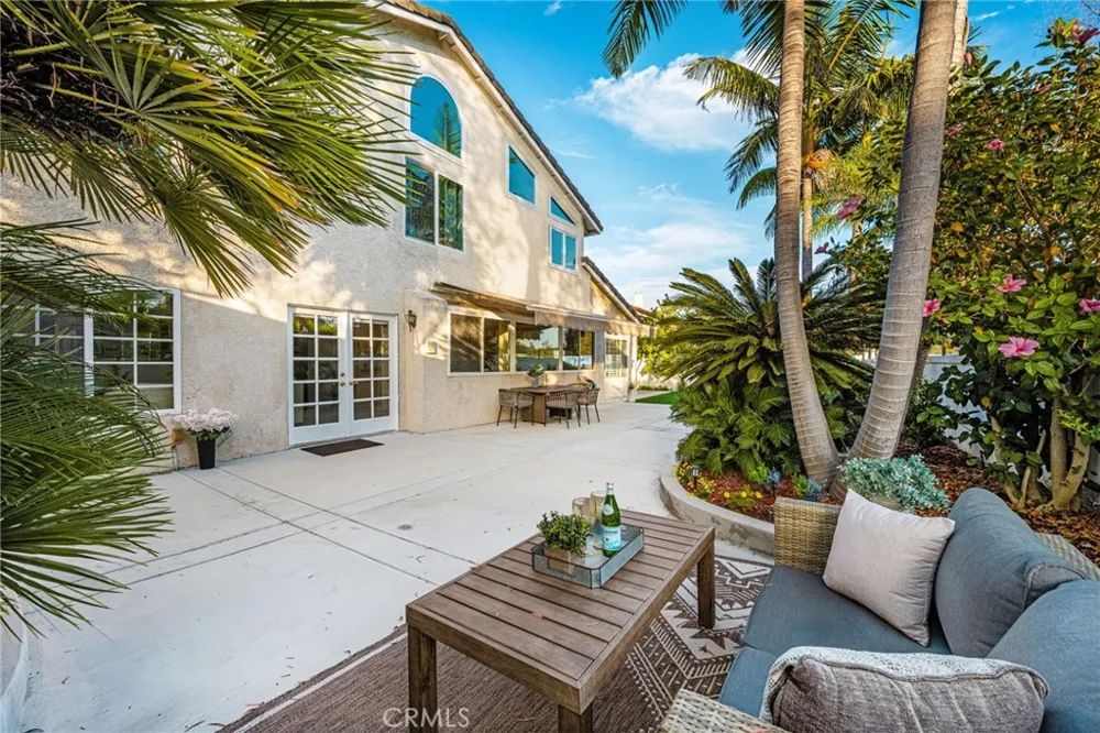 26822 Sommerset Lake Forest, CA 92630