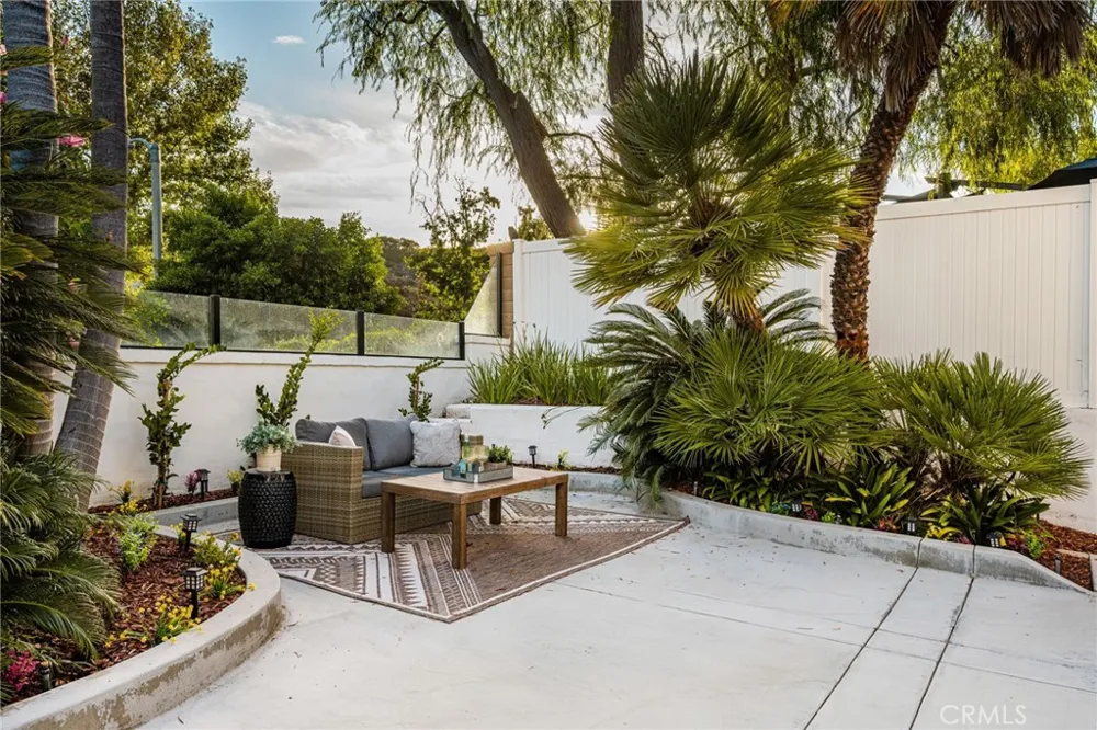 26822 Sommerset Lake Forest, CA 92630