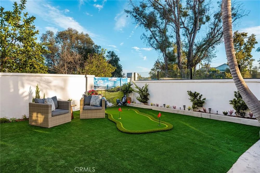 26822 Sommerset Lake Forest, CA 92630
