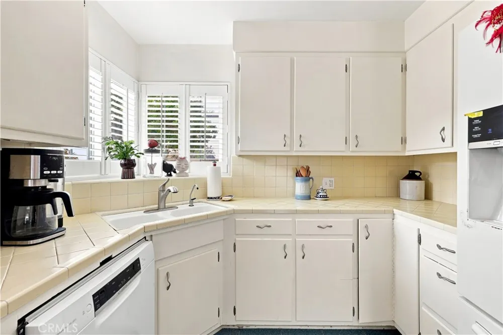 250 Palomares Ventura, CA 93003