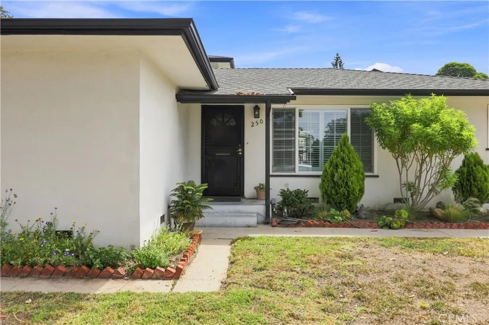 250 Palomares Ventura, CA 93003