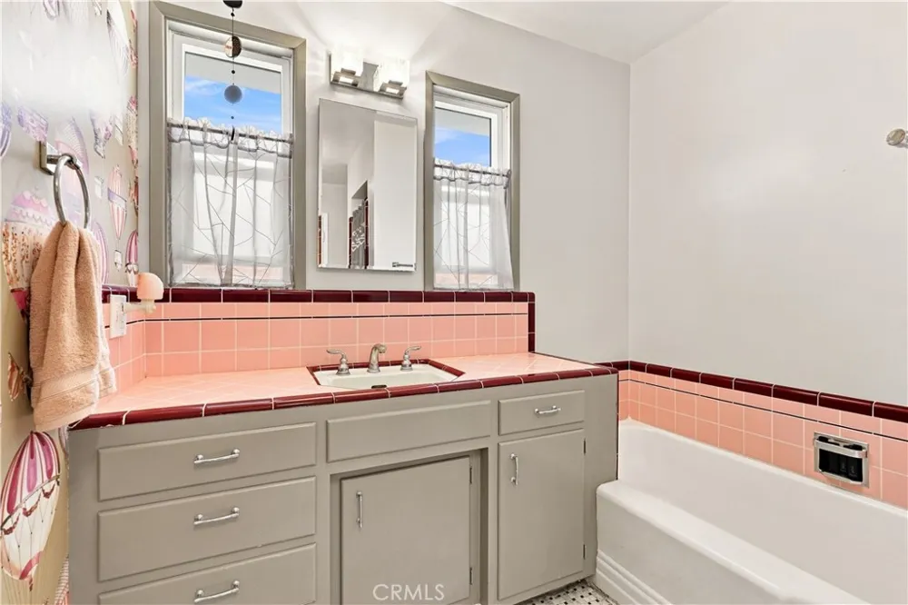 250 Palomares Ventura, CA 93003