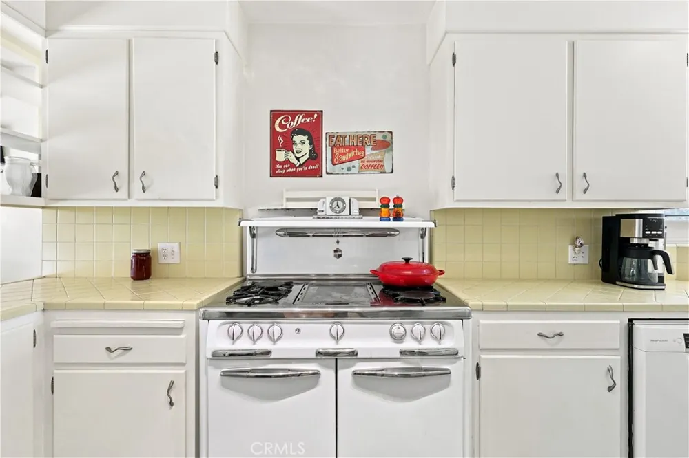 250 Palomares Ventura, CA 93003