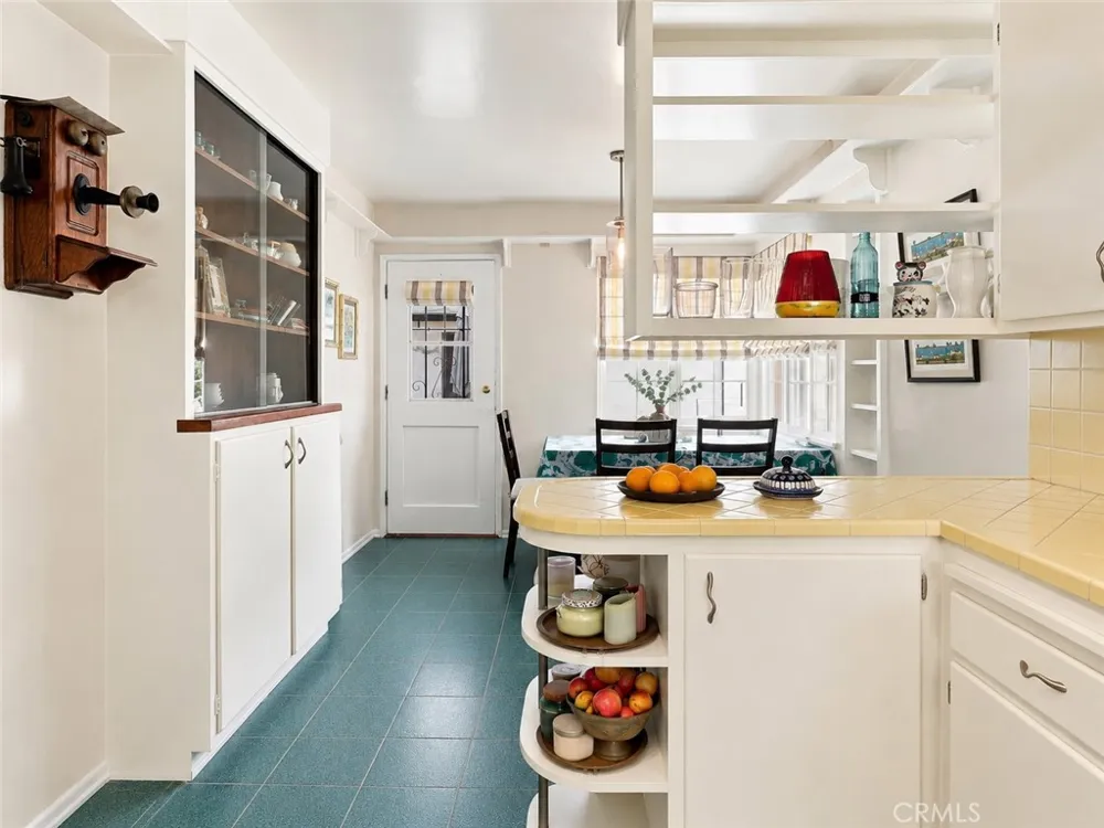250 Palomares Ventura, CA 93003