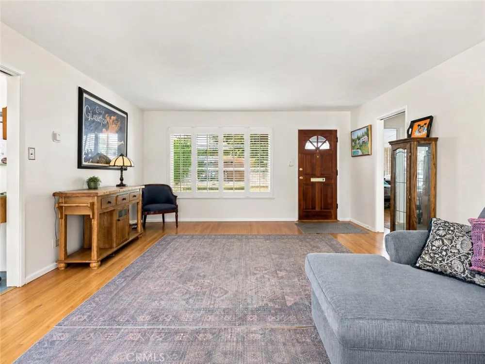 250 Palomares Ventura, CA 93003