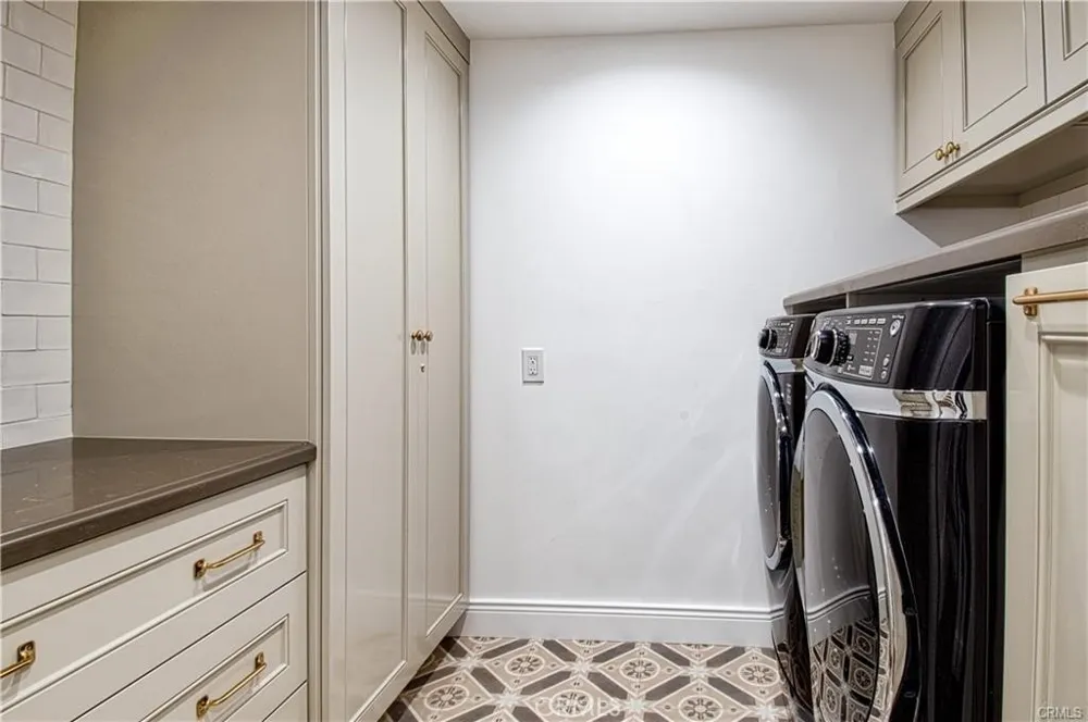 1119 E Balboa Boulevard #A Newport Beach, CA 92661