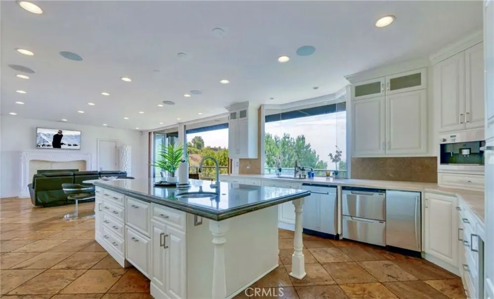 7218 Mulholland Los Angeles, CA 90068