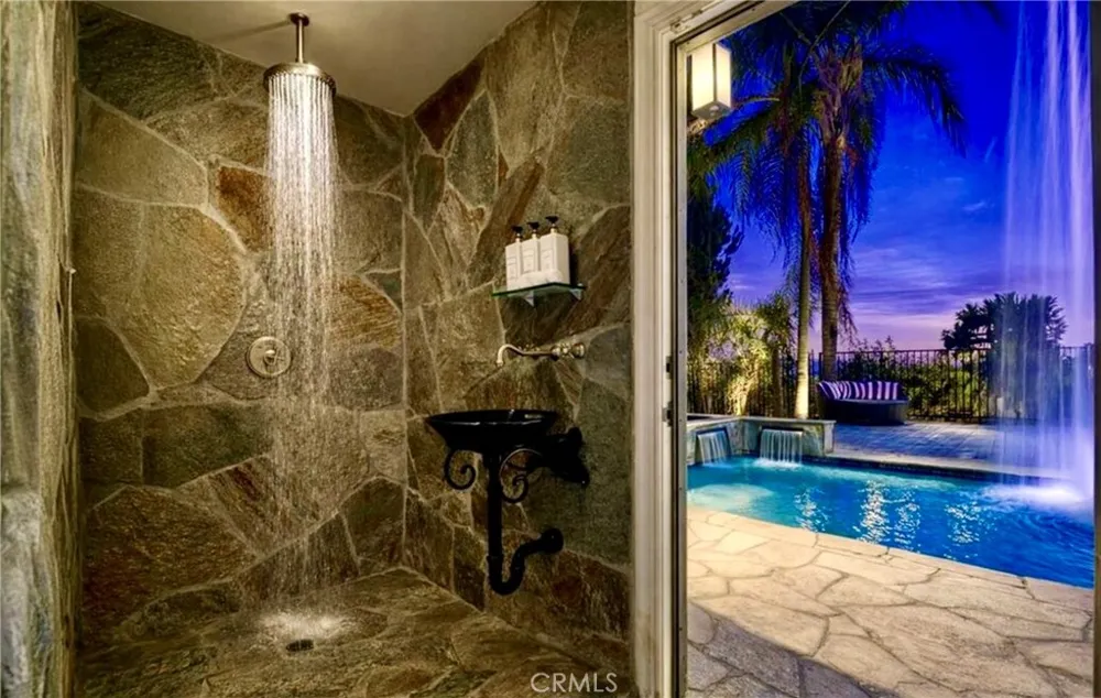 7218 Mulholland Los Angeles, CA 90068