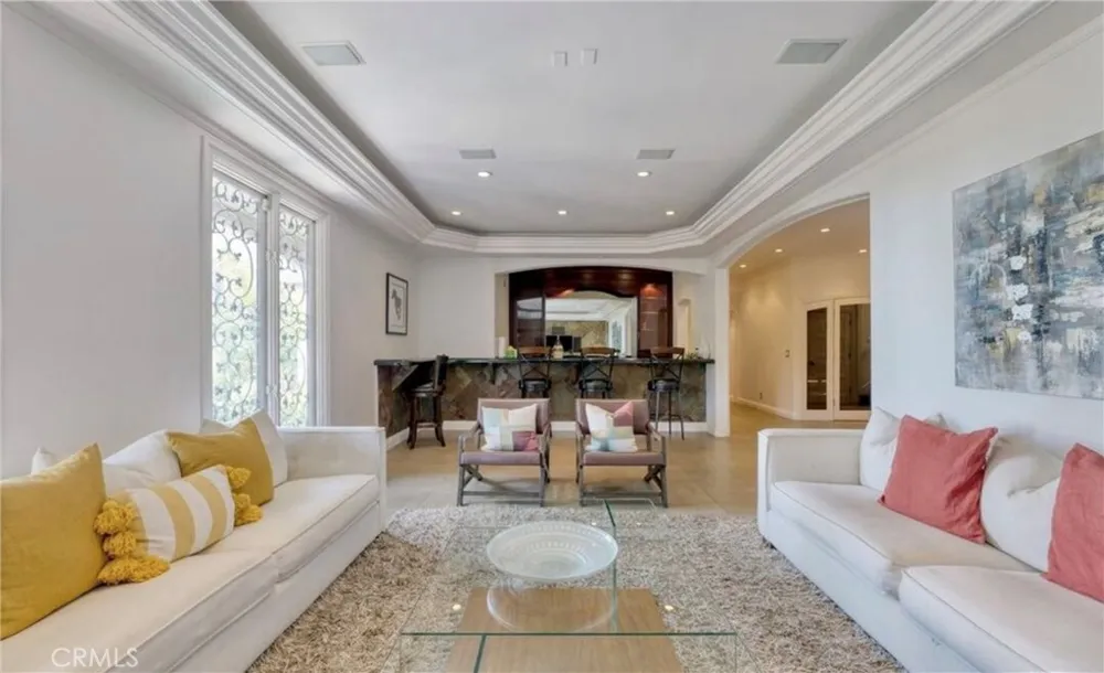 7218 Mulholland Los Angeles, CA 90068