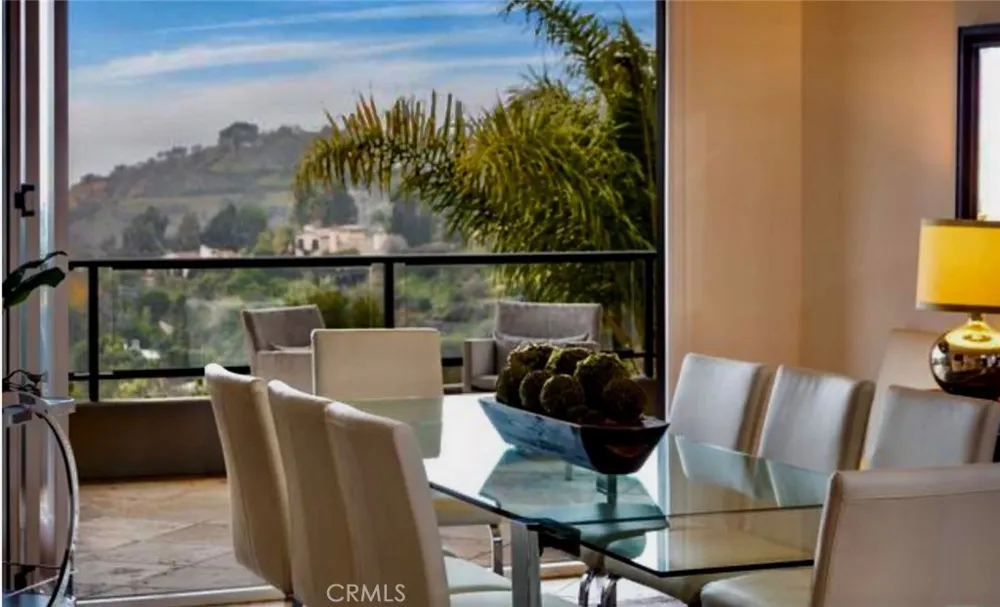 7218 Mulholland Los Angeles, CA 90068