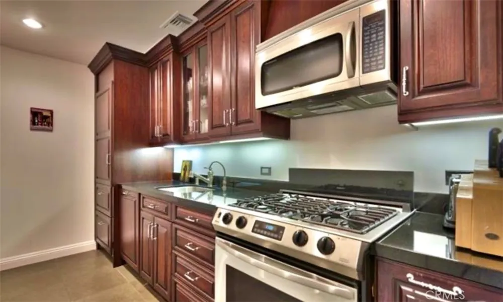 7218 Mulholland Los Angeles, CA 90068