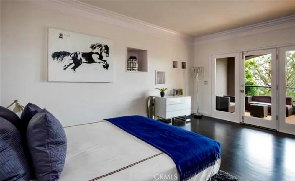 7218 Mulholland Los Angeles, CA 90068