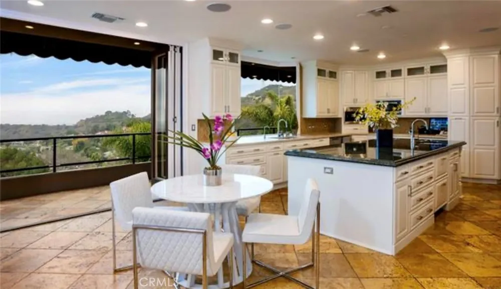 7218 Mulholland Los Angeles, CA 90068