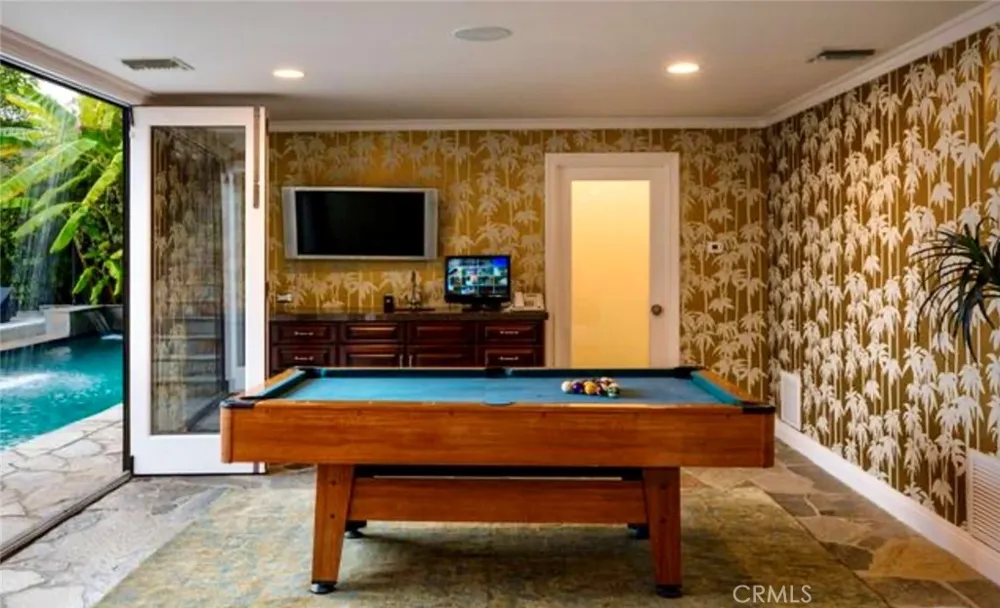 7218 Mulholland Los Angeles, CA 90068