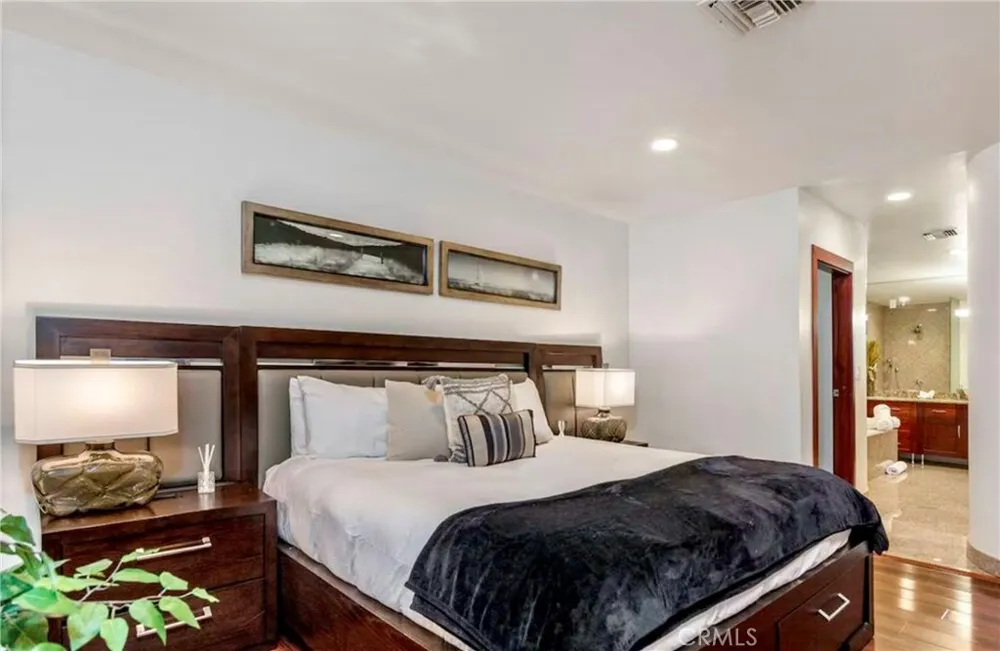 8827 Evanview Los Angeles, CA 90069