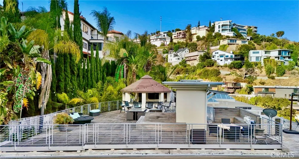 8827 Evanview Los Angeles, CA 90069
