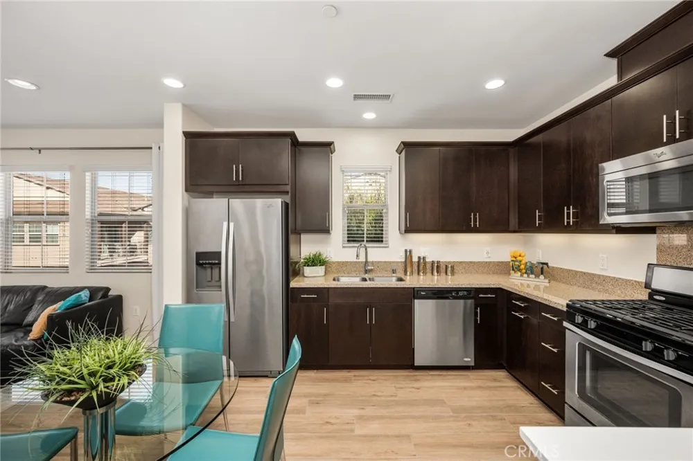 1414 El Paseo Lake Forest, CA 92610