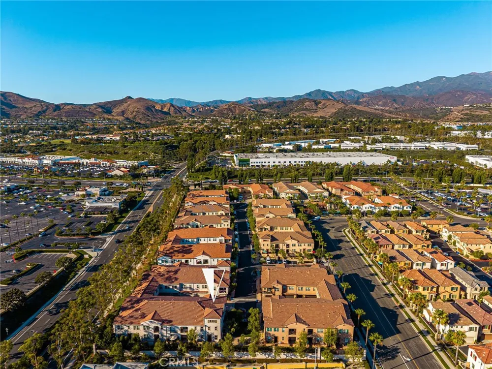 1414 El Paseo Lake Forest, CA 92610
