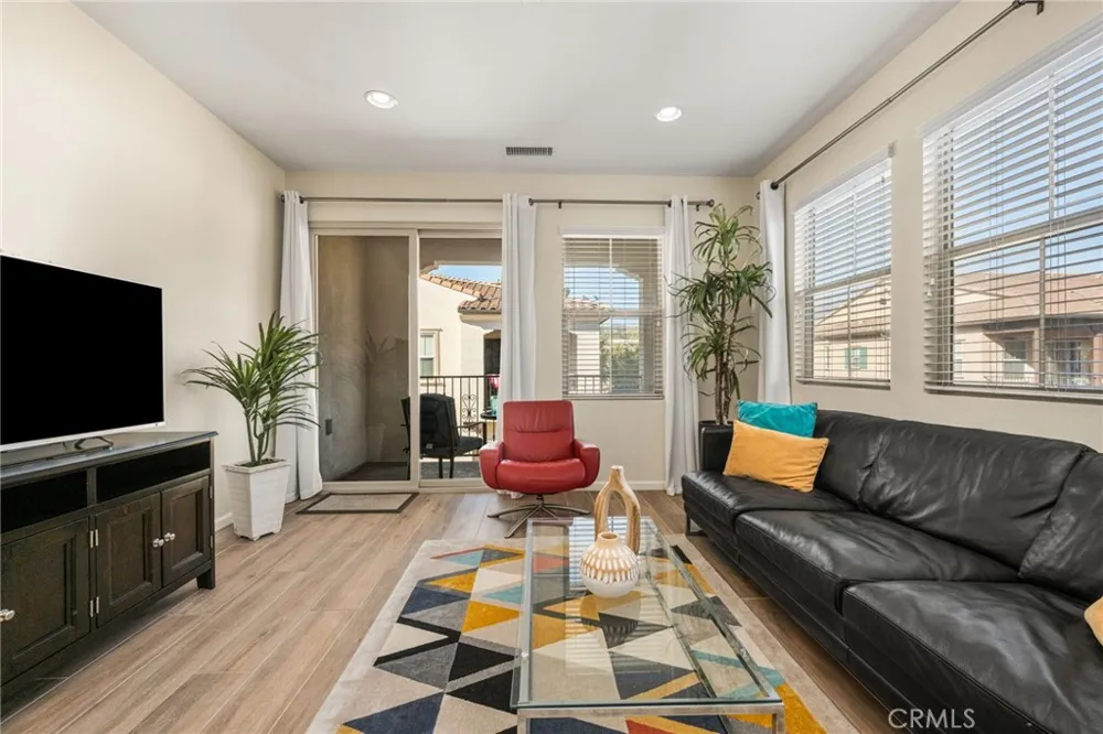 1414 El Paseo Lake Forest, CA 92610