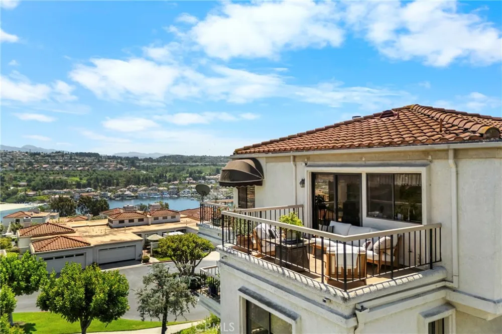 22446 Manacor #48 Mission Viejo, CA 92692