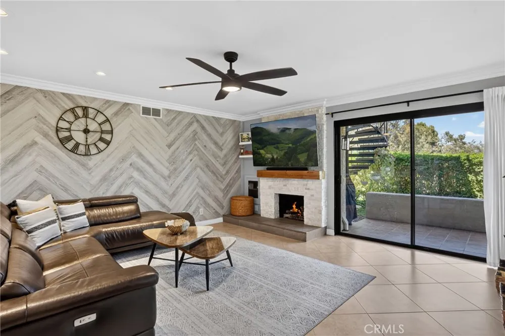 27871 Esporlas Mission Viejo, CA 92692