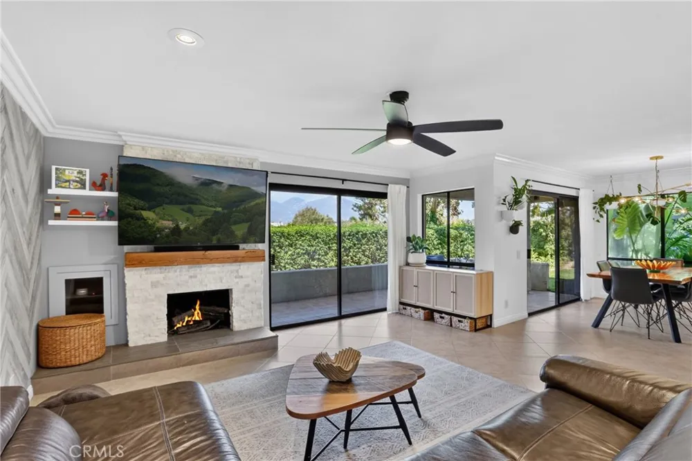 27871 Esporlas Mission Viejo, CA 92692