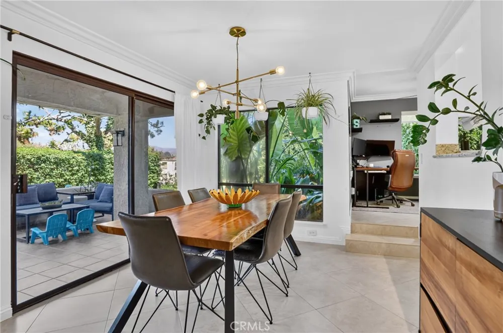 27871 Esporlas Mission Viejo, CA 92692