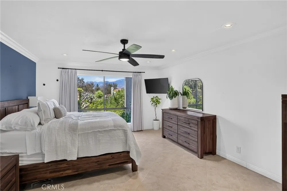27871 Esporlas Mission Viejo, CA 92692