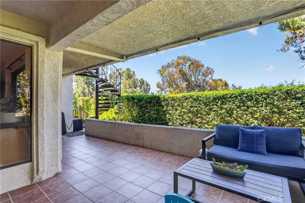 27871 Esporlas Mission Viejo, CA 92692