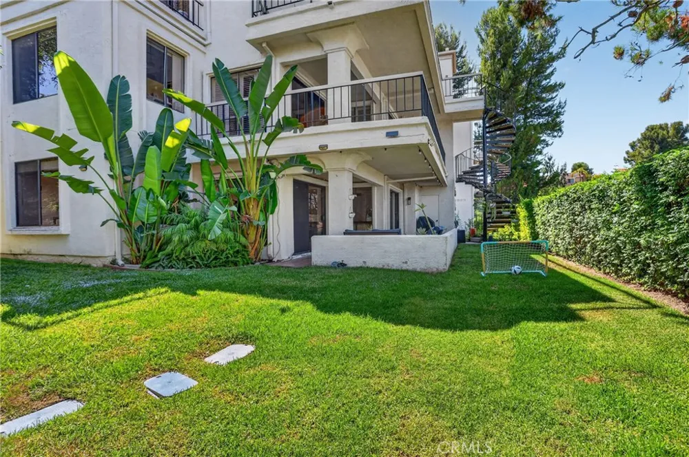 27871 Esporlas Mission Viejo, CA 92692