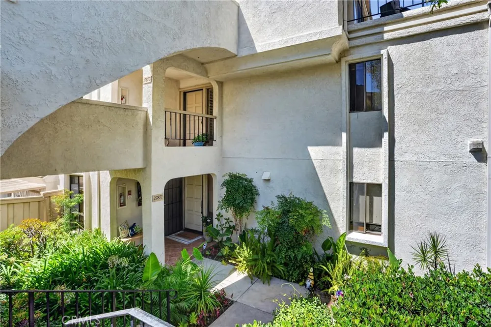 27871 Esporlas Mission Viejo, CA 92692