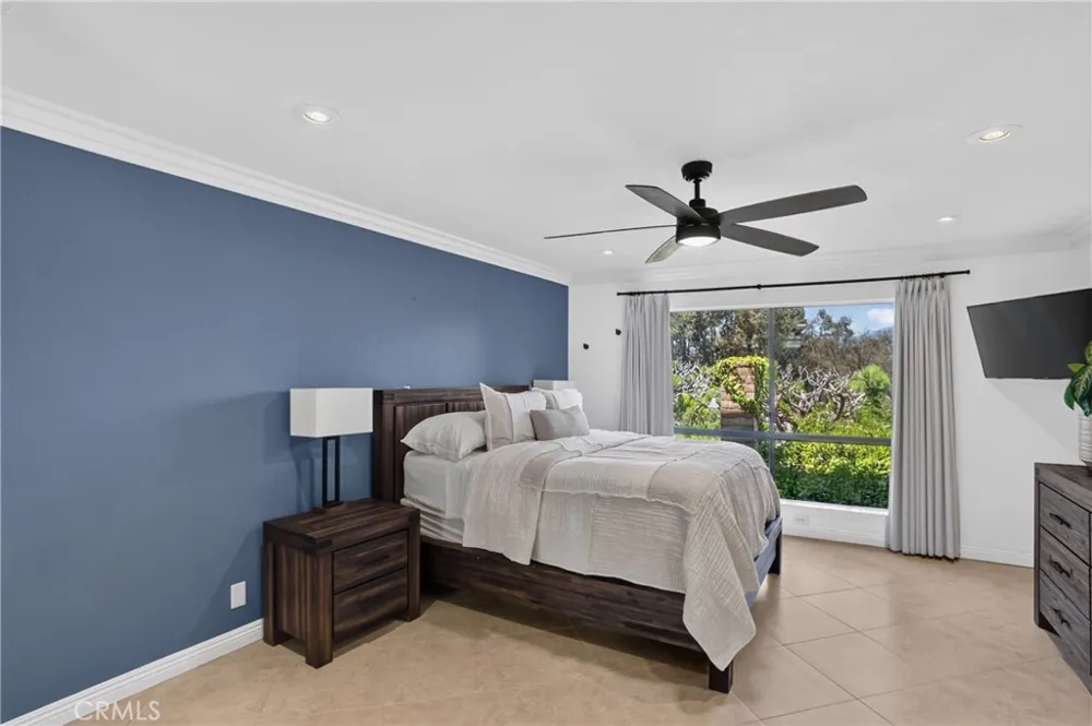 27871 Esporlas Mission Viejo, CA 92692