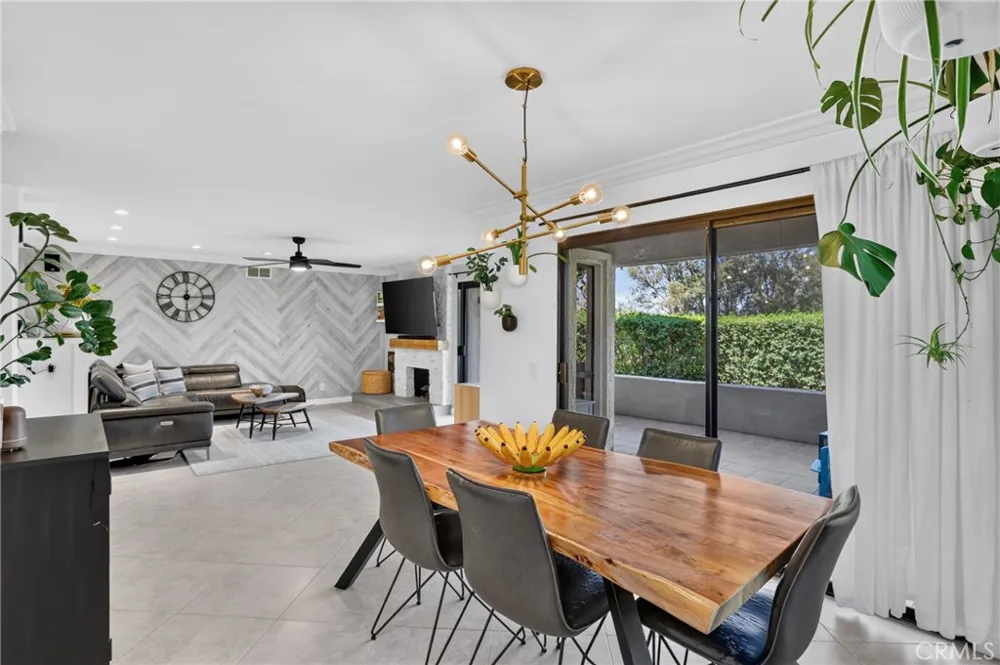 27871 Esporlas Mission Viejo, CA 92692