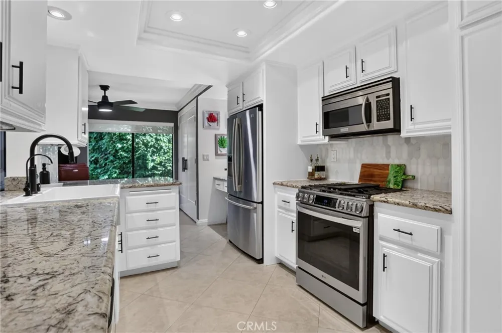 27871 Esporlas Mission Viejo, CA 92692