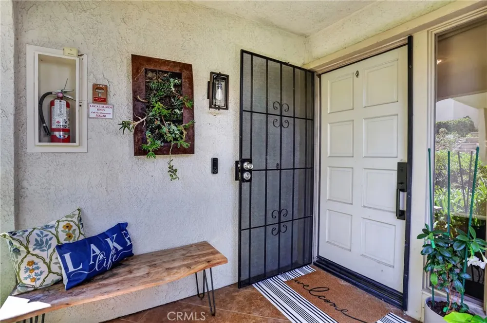 27871 Esporlas Mission Viejo, CA 92692
