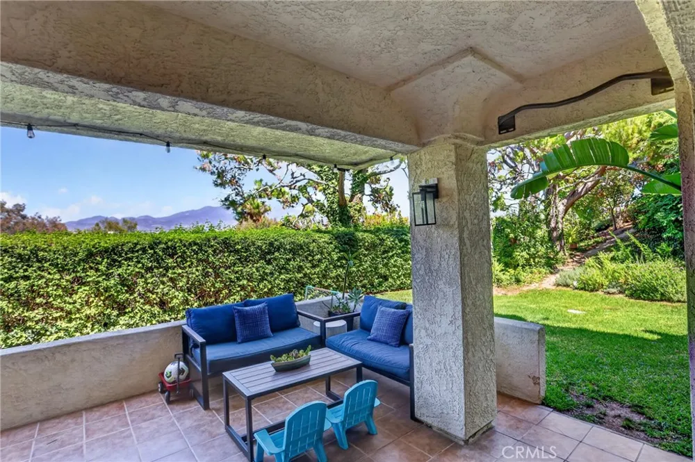 27871 Esporlas Mission Viejo, CA 92692